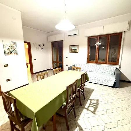 A Due Passi Dal Centro Elena1 アパート